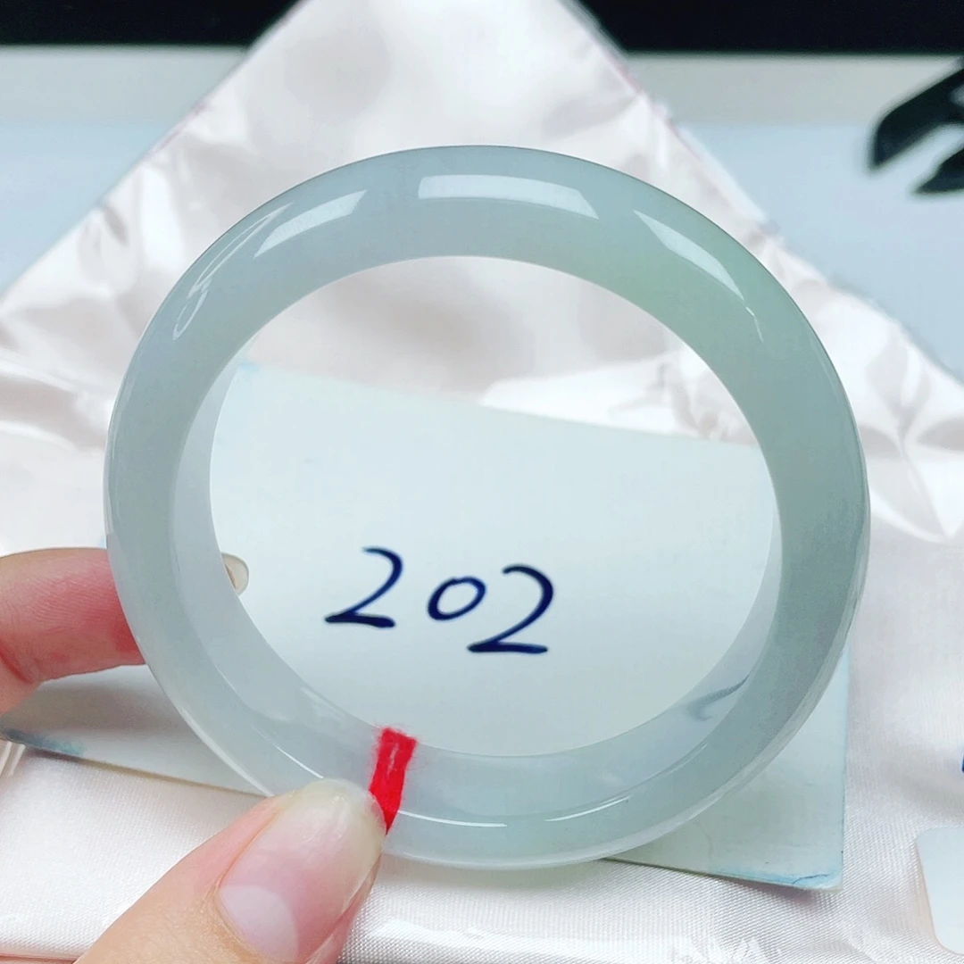 翡翠未镶嵌手镯正圈53.5