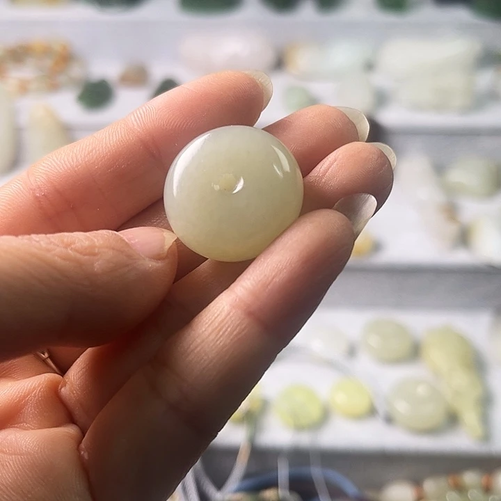 @***阳和田玉（糖玉）未镶嵌颈饰