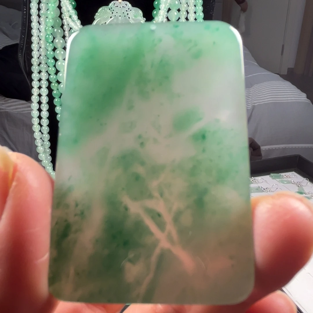 石英质玉吊坠(不含链)合金