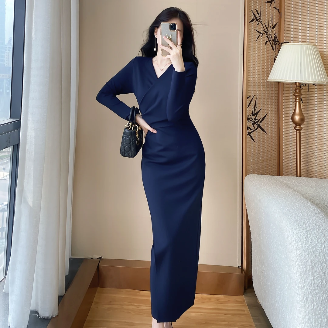 小众高级感V领修身连衣裙气质通勤女装收腰包臀中长款裙子春秋季