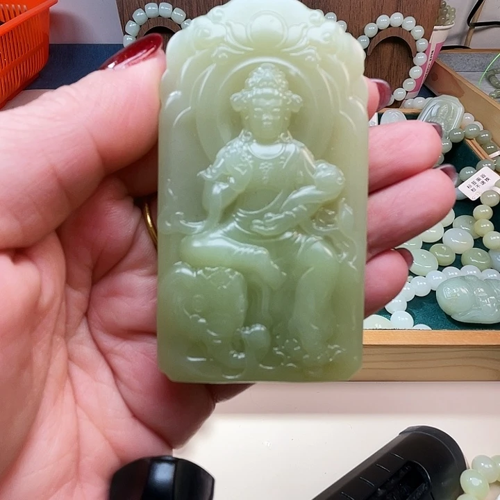 和田玉（糖玉）未镶嵌颈饰