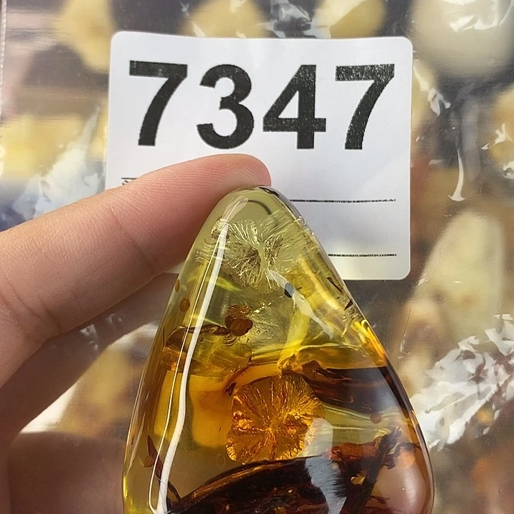 蜜蜡未镶嵌珠宝奇石