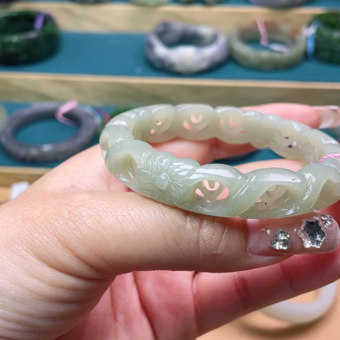 和田玉手镯未镶嵌40