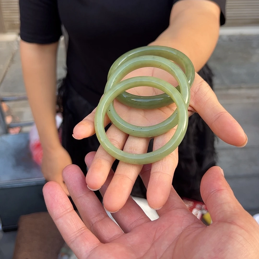 和田玉（黄玉）手镯未镶嵌老坑种点墨黄口多样性发货拍一发一