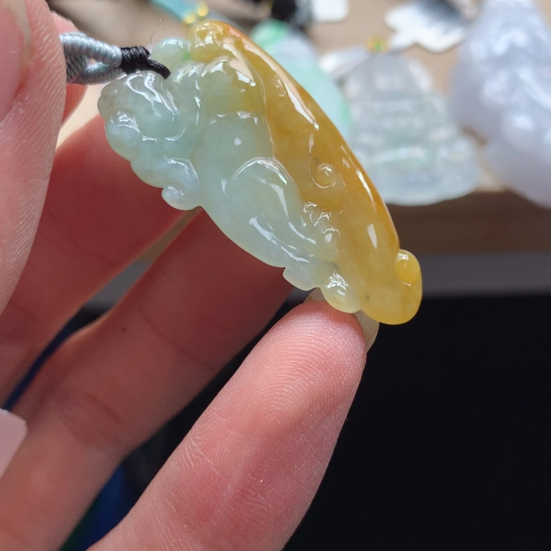 颈饰未镶嵌翡翠吊坠