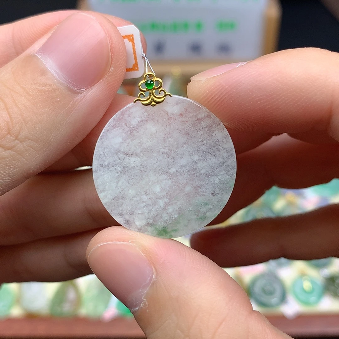 翡翠18K金镶嵌颈饰翡翠