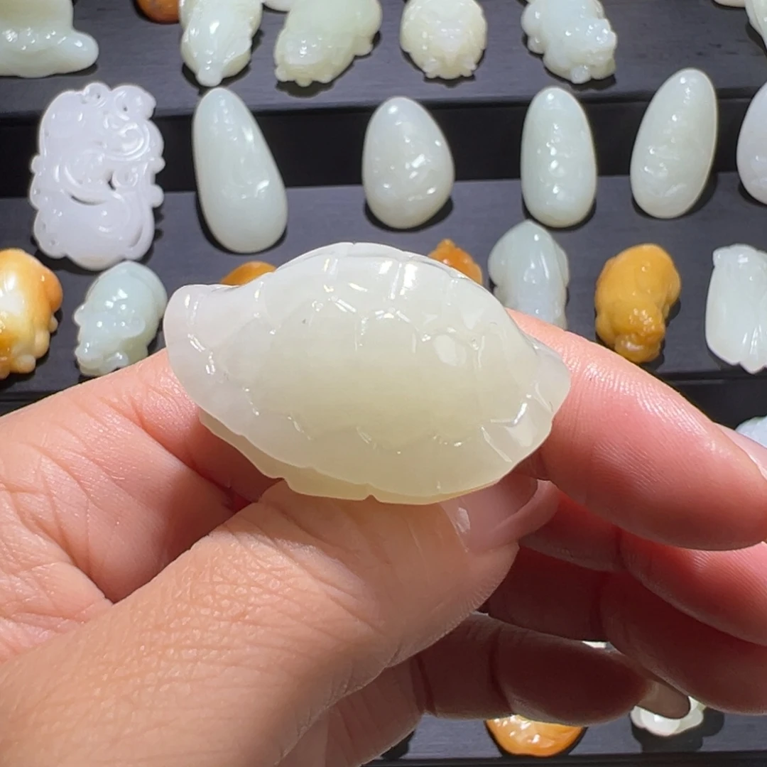 颈饰未镶嵌和田玉李*云