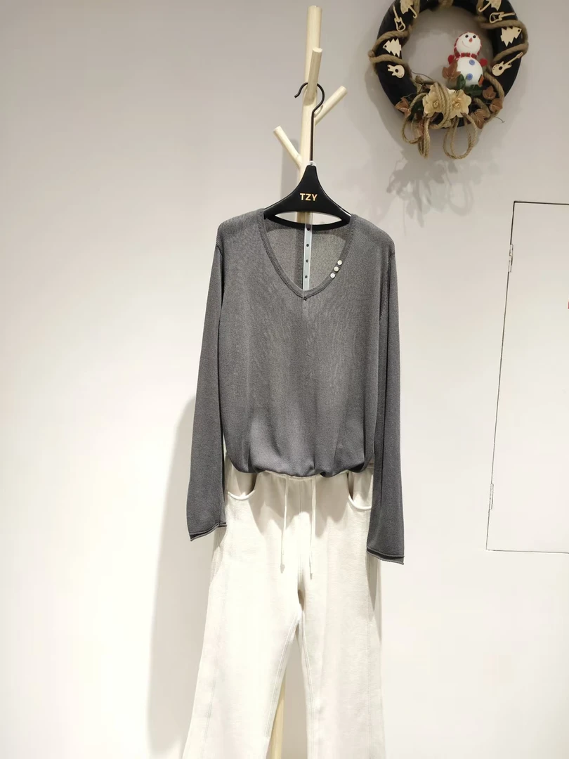 嘉莉丹-61109#时尚休闲款V领针织衫