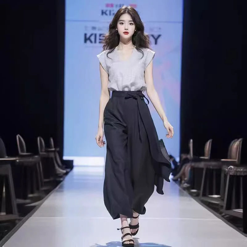 2025春夏茶系穿搭一整套OL通勤干练气质显瘦小飞袖上衣裤子套装女