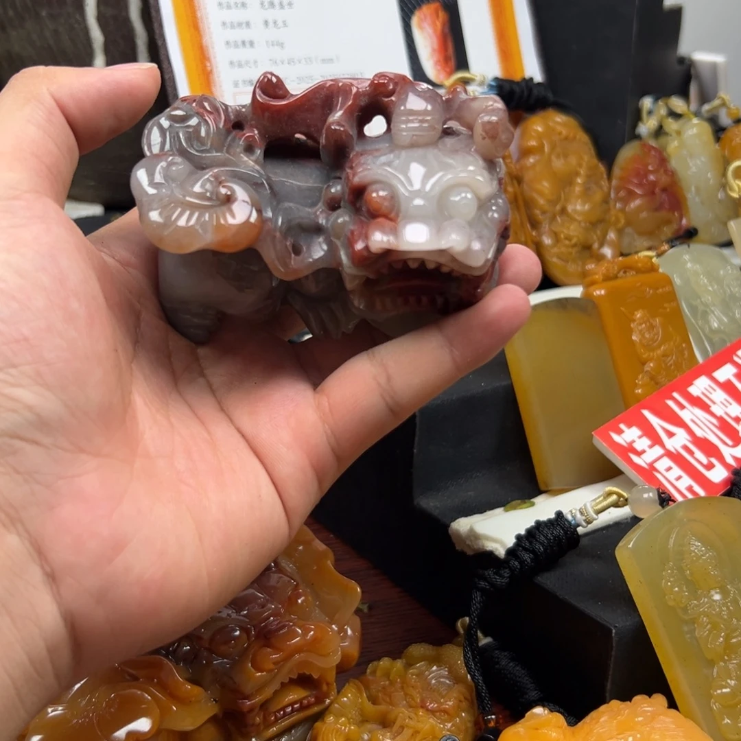 未镶嵌石英质玉（黄龙玉）黄龙玉