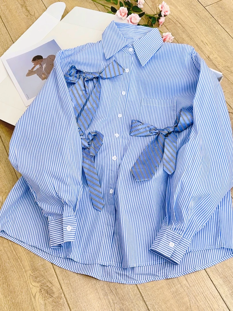 琳心丨春季新款小众设计感蝴蝶结系带蓝色竖纹衬衫 AL2903