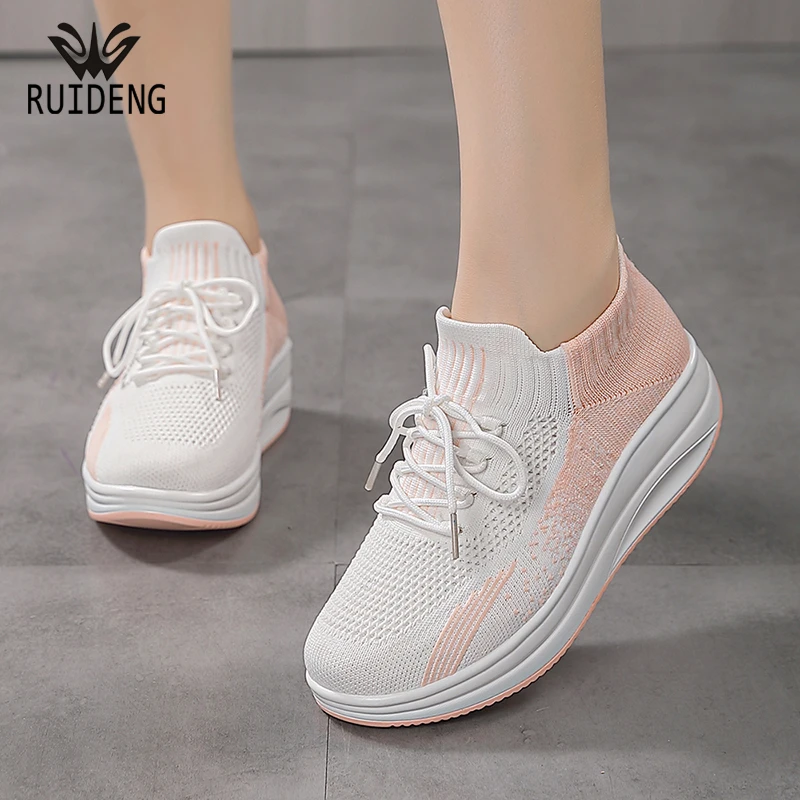 睿登飞织网面摇摇鞋女软底套脚坡跟妈妈鞋旅游鞋2025秋季新款