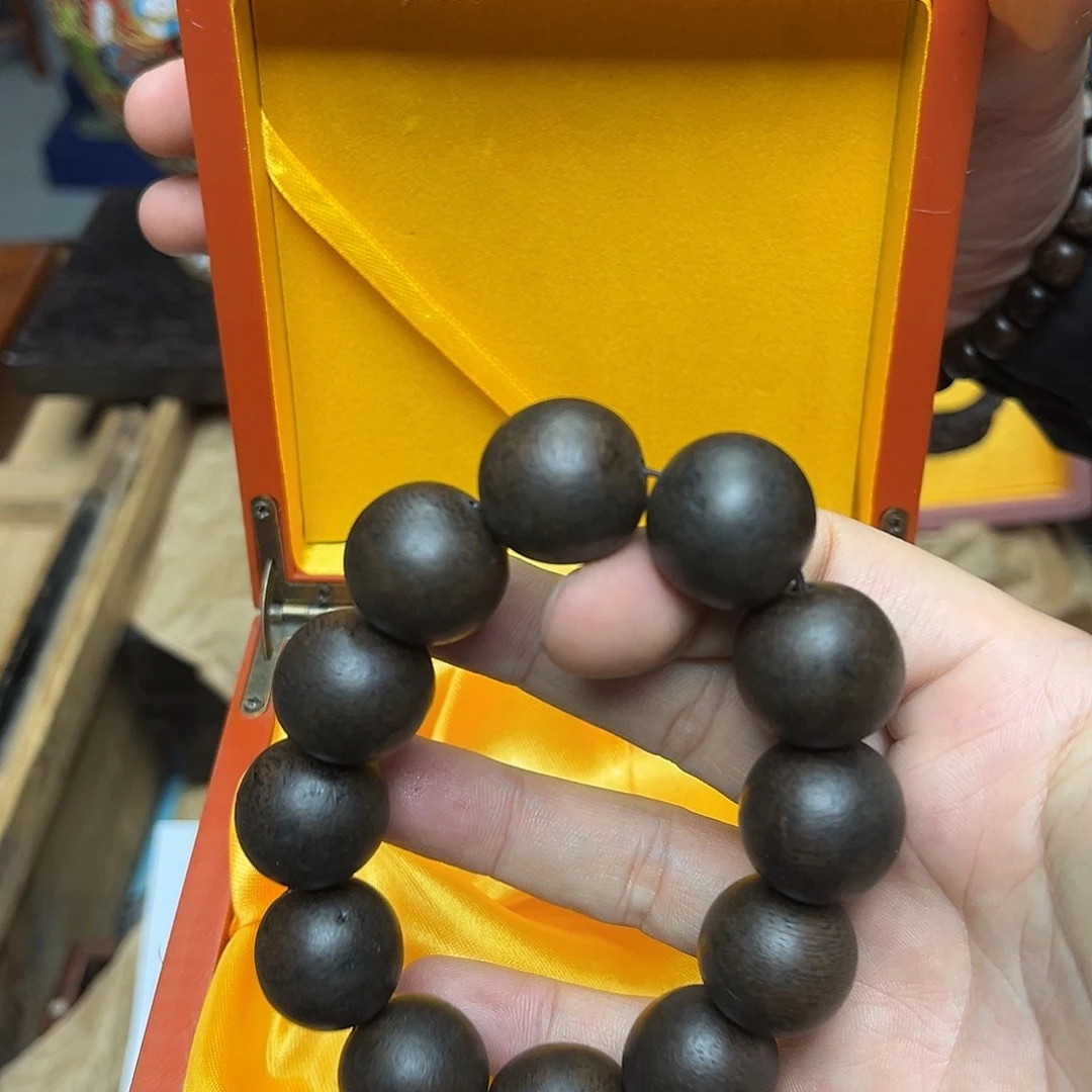 大叶紫檀（黑酸枝木类）