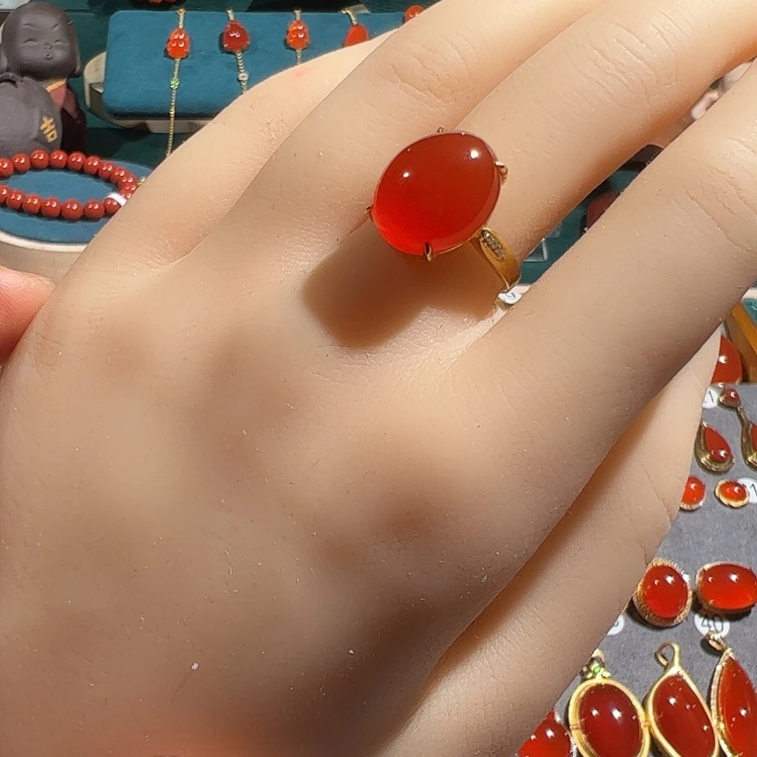 南红玛瑙18K金镶嵌戒指