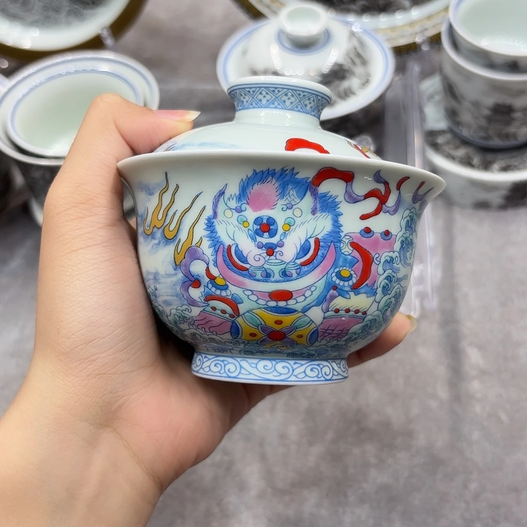 居***士景德镇市和上海浦东新