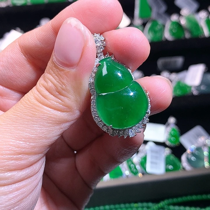 【闪购商品】颈饰银S925镶嵌翡翠