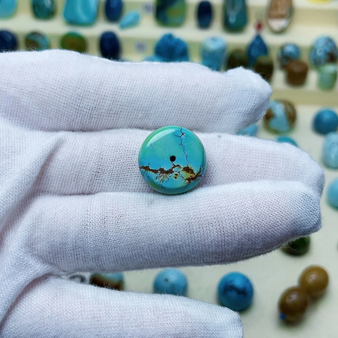 绿松石颈饰未镶嵌