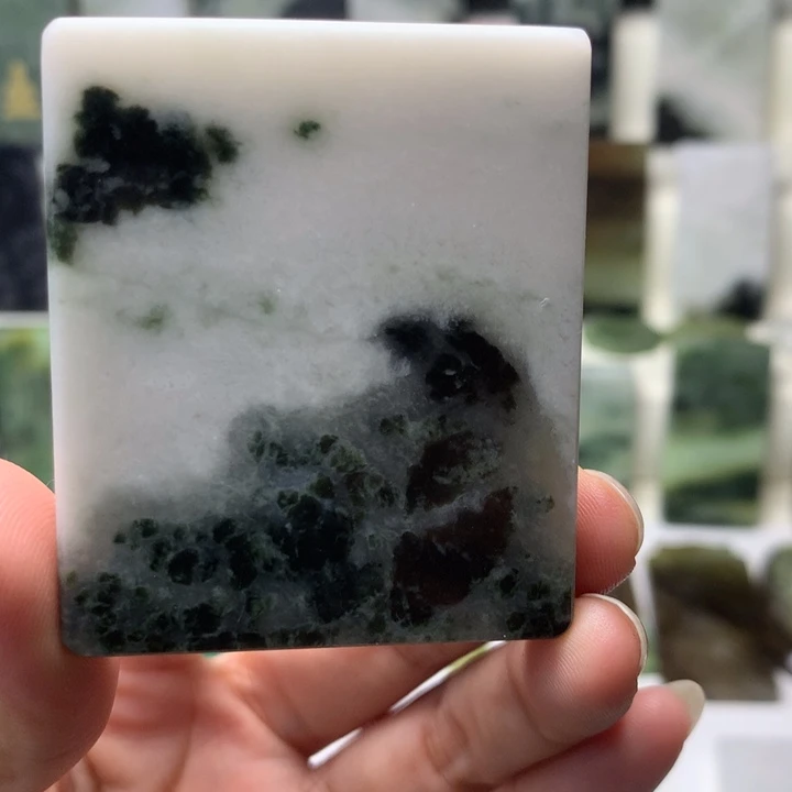 双***虹独山玉未镶嵌颈饰