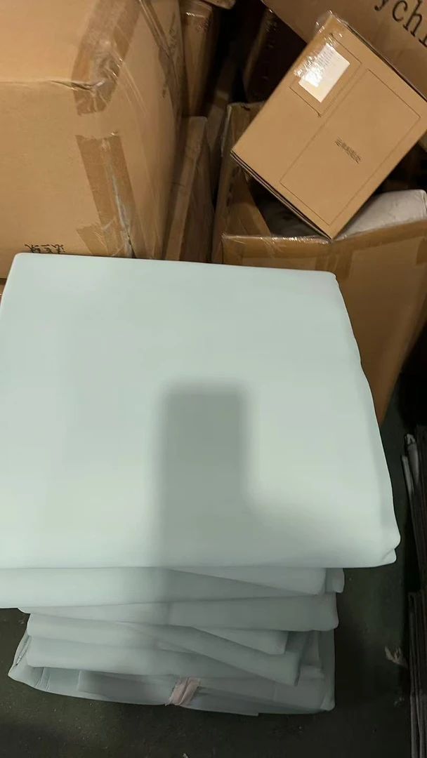 浅蓝色乳胶无痕凉感丝软凉席 约180*200