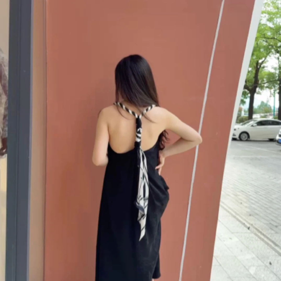 夏季新款扭转肩带V领A摆度假风气质连衣裙100%桑蚕丝