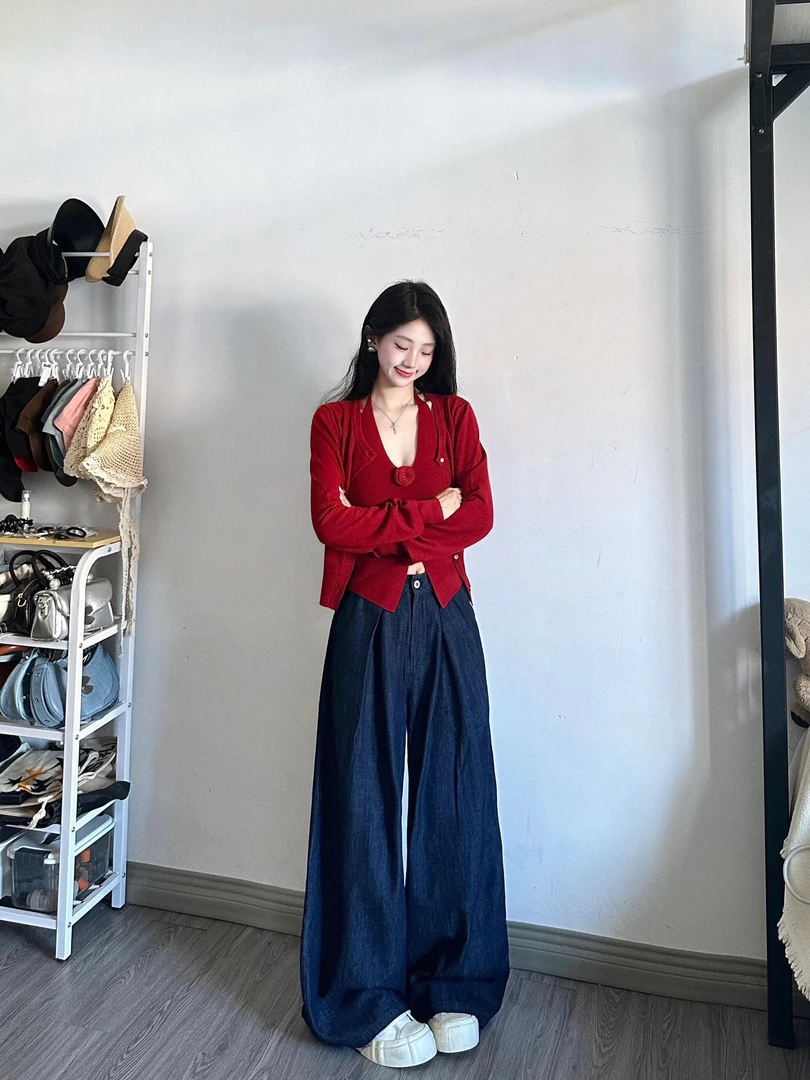 法式红色套装女春季时尚气质针织开衫花朵挂脖背心阔腿裤两件套女