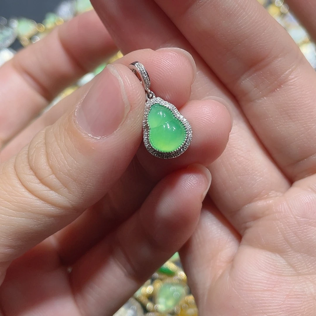 翡翠颈饰18K金镶嵌天然翡翠18kA货