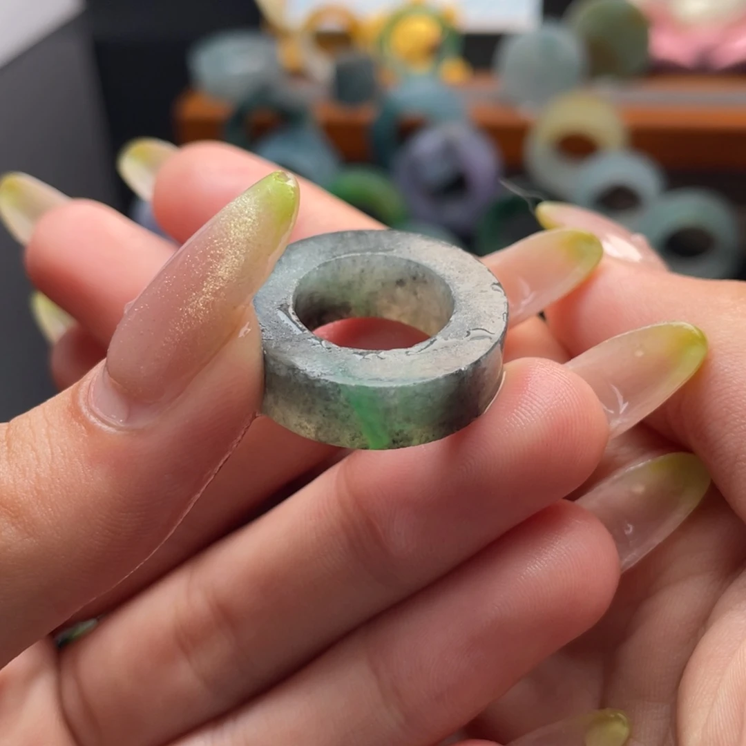 定制翡翠未镶嵌小**?戒指