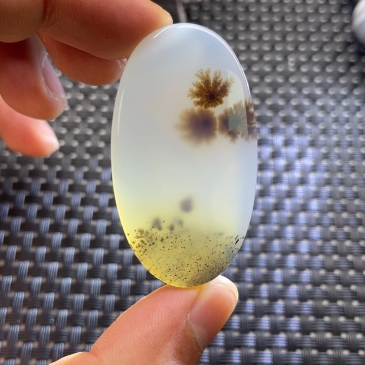 未镶嵌颈饰玛瑙/玉髓燃*?