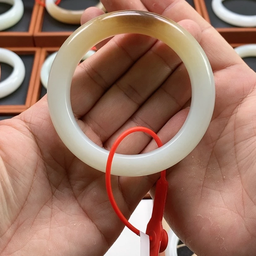 【闪购商品】未镶嵌手镯和田玉