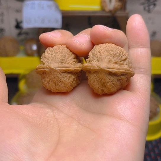 吊坠文玩核桃绣球