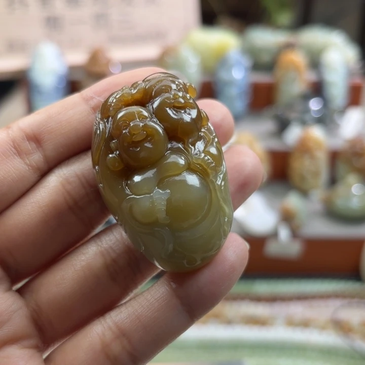 和田玉未镶嵌颈饰