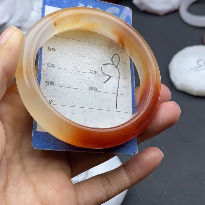 石英质玉未镶嵌手镯