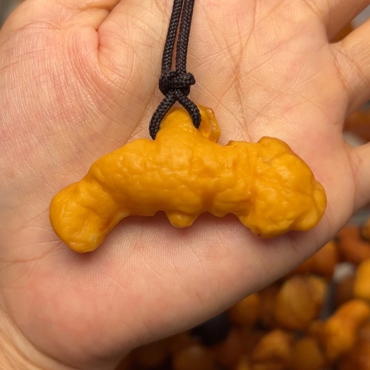 琥珀未镶嵌颈饰天然蜜蜡