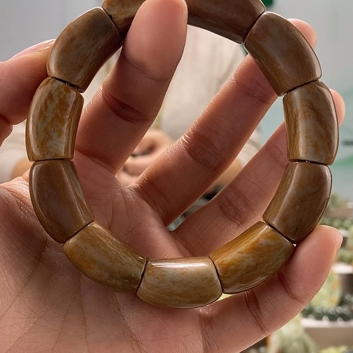 透闪石质玉手牌未镶嵌