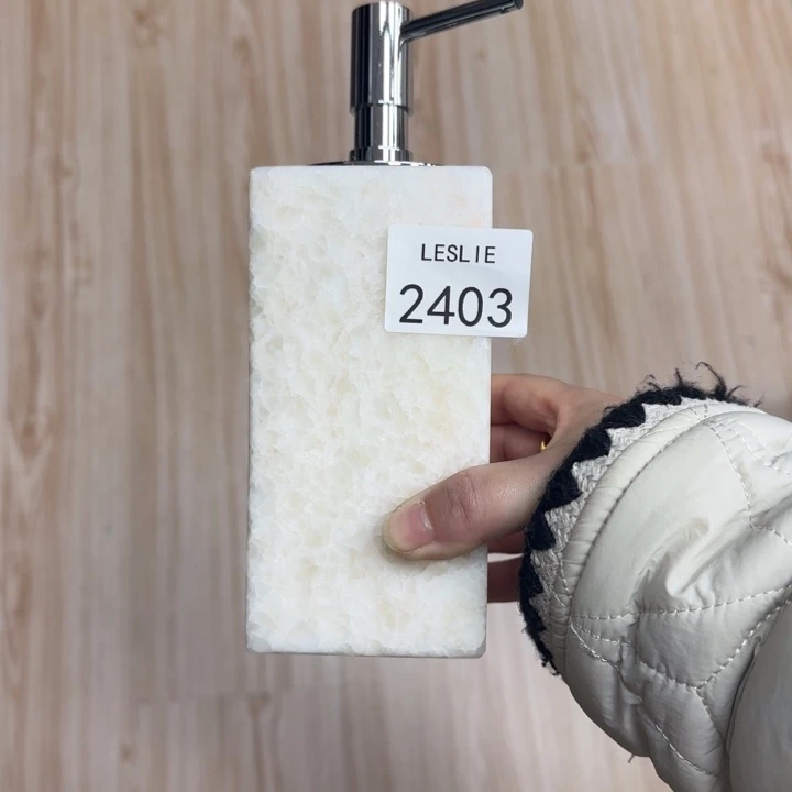 L。 2403。    福利。