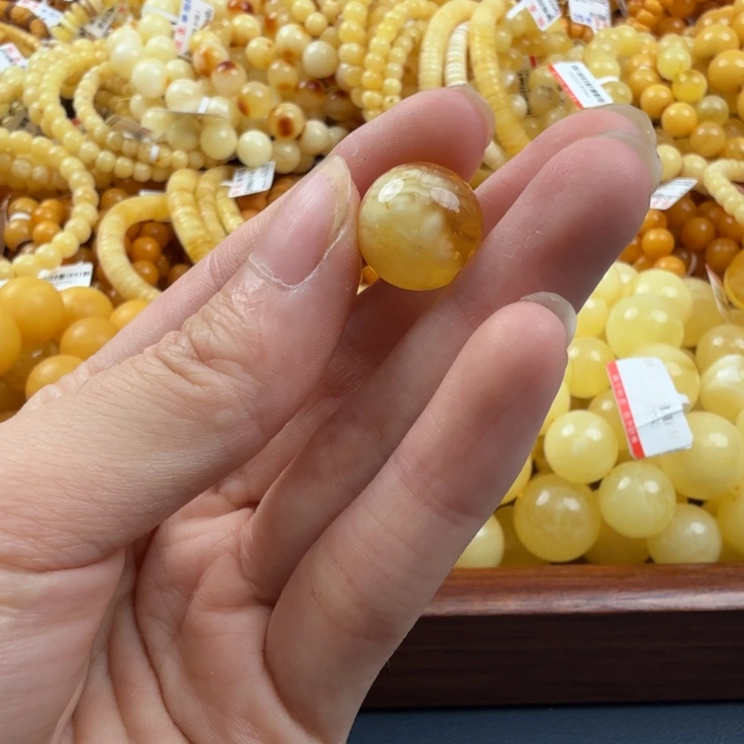未镶嵌琥珀珠宝奇石