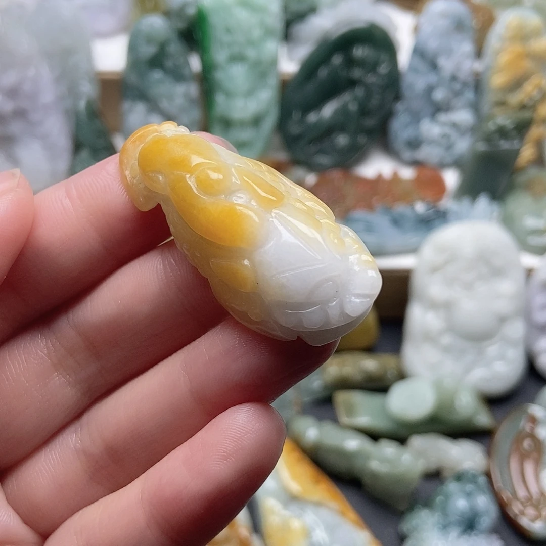 翡翠未镶嵌颈饰翡翠