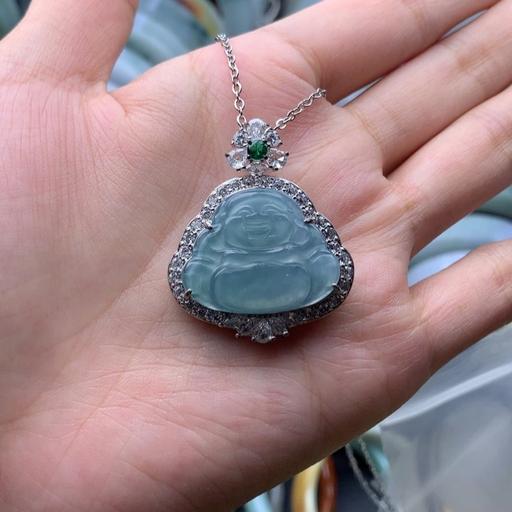 颈饰未镶嵌翡翠多样性