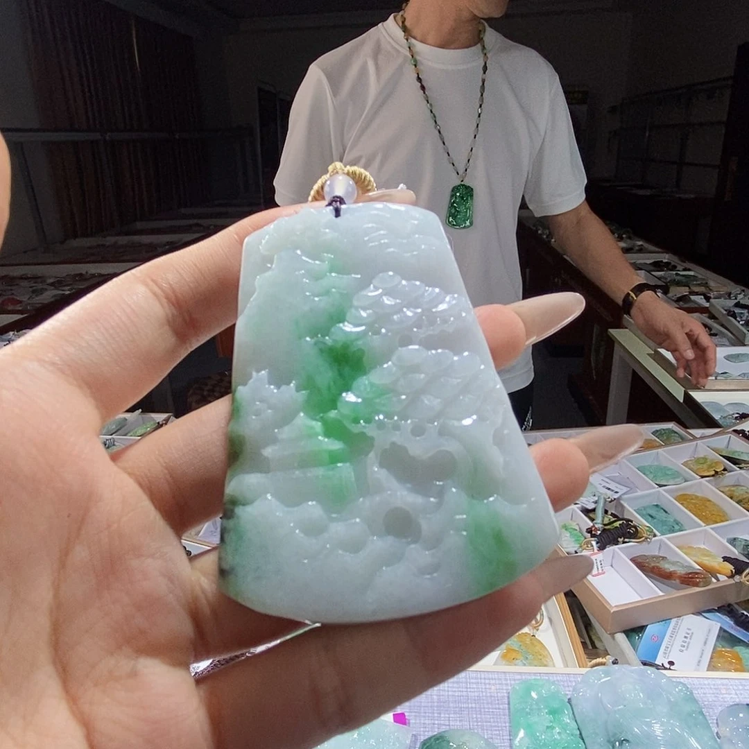 翡翠未镶嵌颈饰翡翠