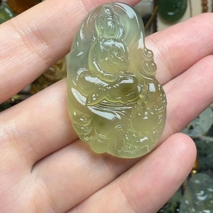 未镶嵌蛇纹石玉颈饰