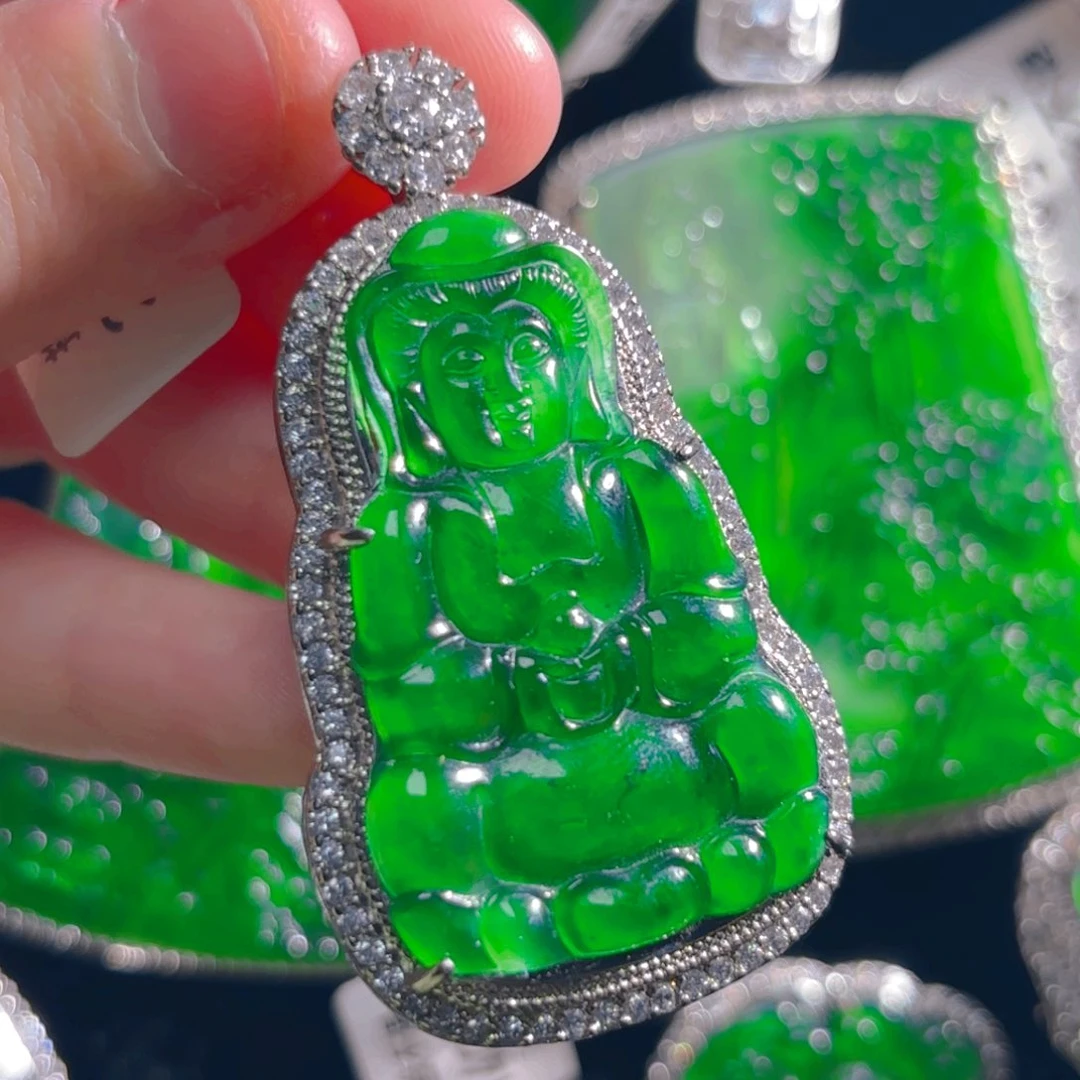 翡翠颈饰未镶嵌观音