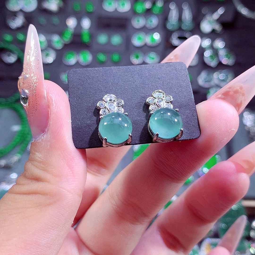 翡翠未镶嵌颈饰挂件