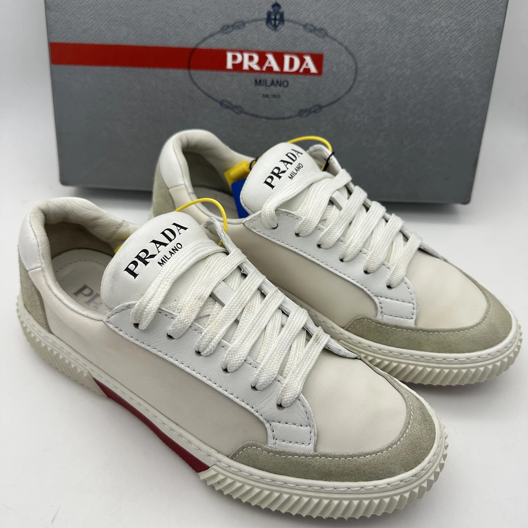 95新 Prada/普拉达 39/40欧码/男士 时尚简约白色帆布系带板鞋