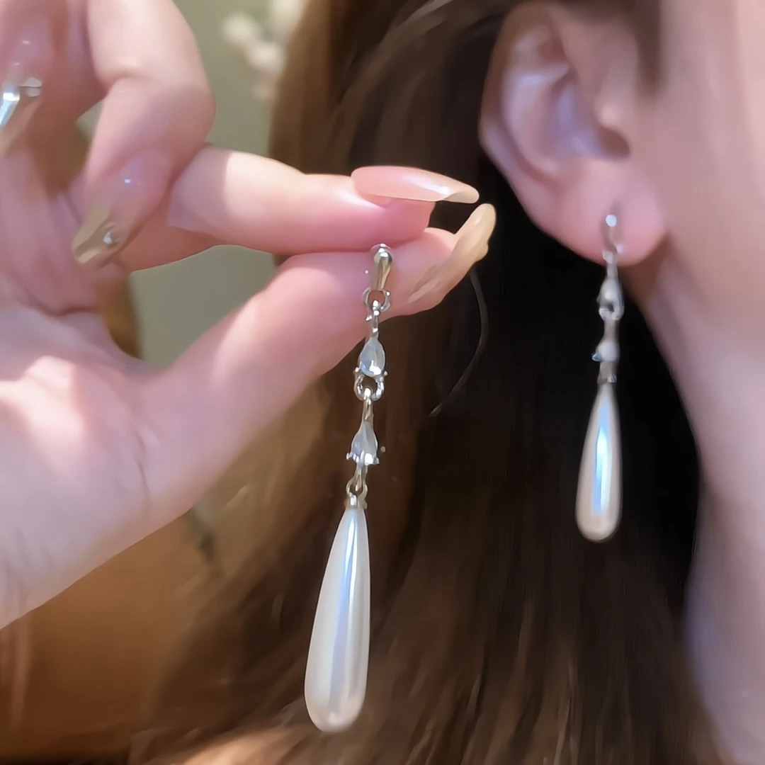 铜合金仿珍珠耳饰 温柔水滴珍珠耳钉气质设计感耳环时尚长款耳饰