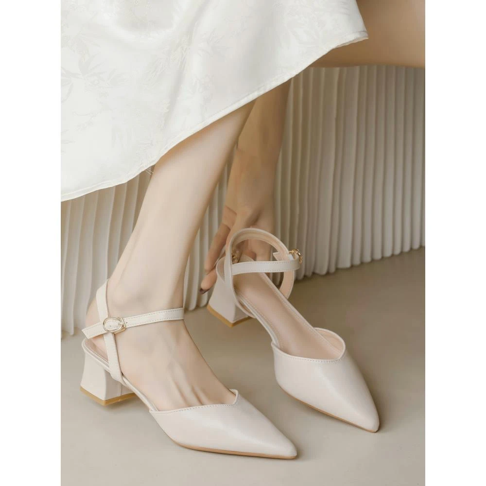 包头凉鞋女粗跟2025新款尖头一字带扣后空高跟鞋配裙子夏季单鞋女