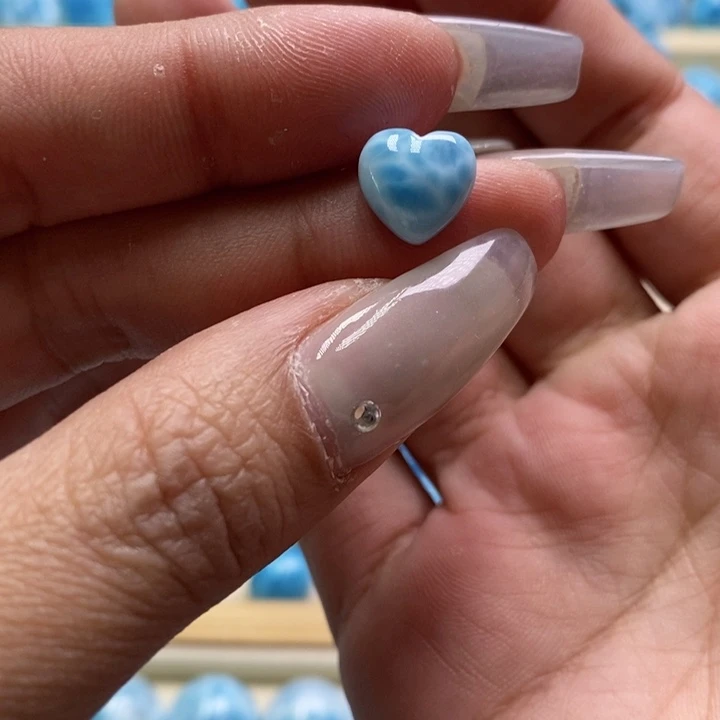 针钠钙石（海纹石）未镶嵌颈饰