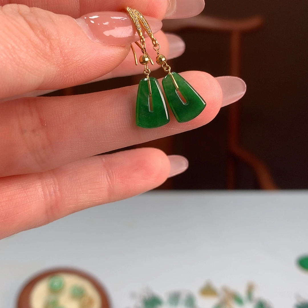 阿***薇18K金镶嵌翡翠耳饰耳饰