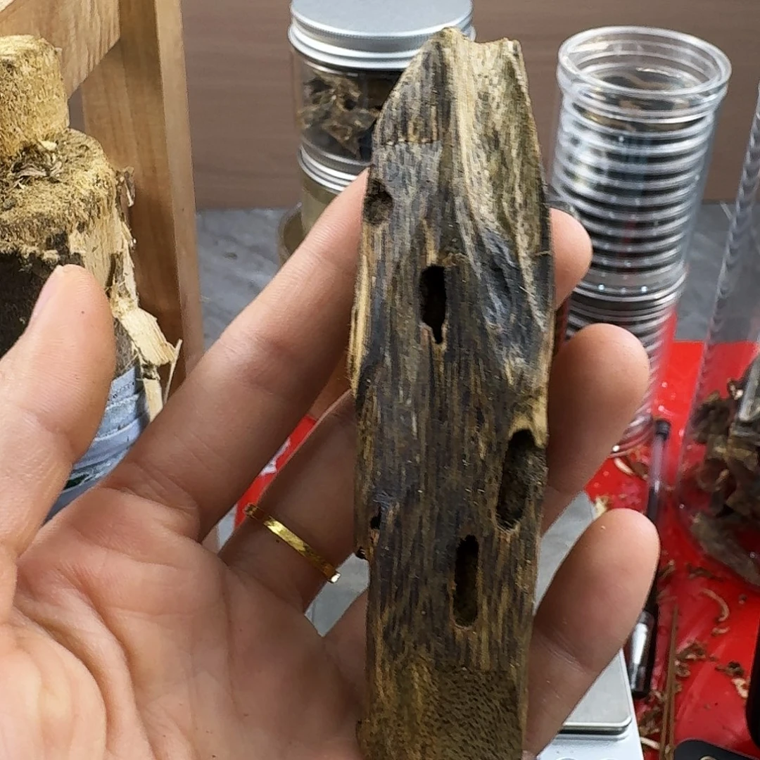 香料绿奇楠虫漏白棋18克