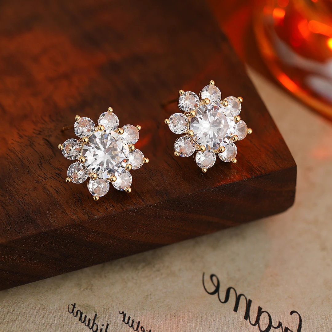 铜合金锆石耳饰 （131号）精美时尚过年款新款耳钉耳饰