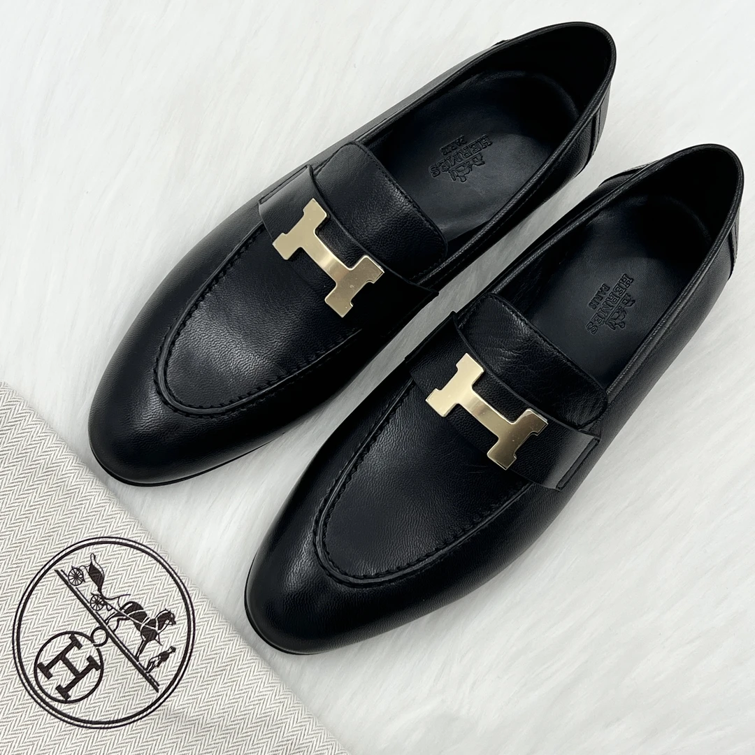 未使用 Hermes/爱马仕 经典黑色金扣单鞋 37码 公价1.3w c5103